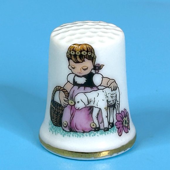 RARE Vintage‎ Japan Collectible Farm Girl w/ Sheep Gold Trim Porcelain Thimble - Picture 1 of 4